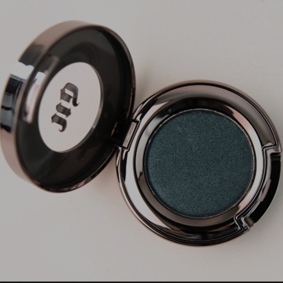 Urban Decay Eyeshadow - LOADED - Picture 1 of 5